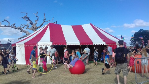 REVIEW: Sunday Sessions - Noel Gallagher's High Flying Birds