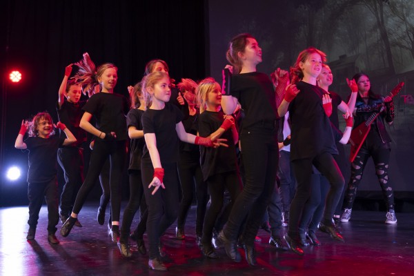 STAGECOACH PERFORMING ARTS...BOOK ON NOW FOR THE SPRING TERM!