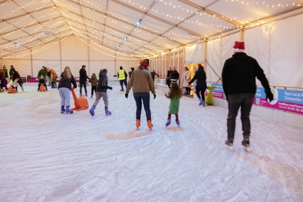 The_Cotswold_Ice_Rink_2026_02