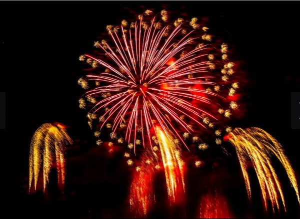 cheltenham-racecourse-fireworks.jpg