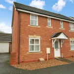 4 bedroom House To Let - £1,350 PCM